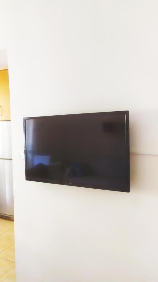 Central Apartment, Fully Equipped Himare Ngoại thất bức ảnh