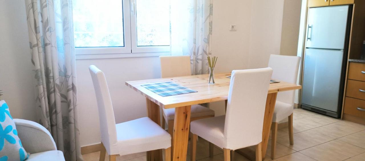 Central Apartment, Fully Equipped Himare Ngoại thất bức ảnh
