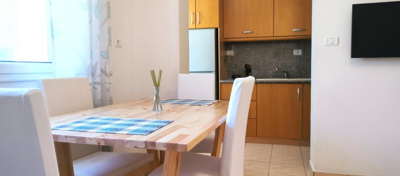 Central Apartment, Fully Equipped Himare Ngoại thất bức ảnh