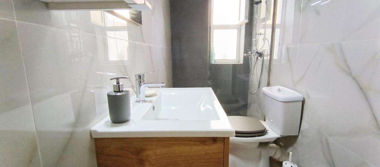 Central Apartment, Fully Equipped Himare Ngoại thất bức ảnh