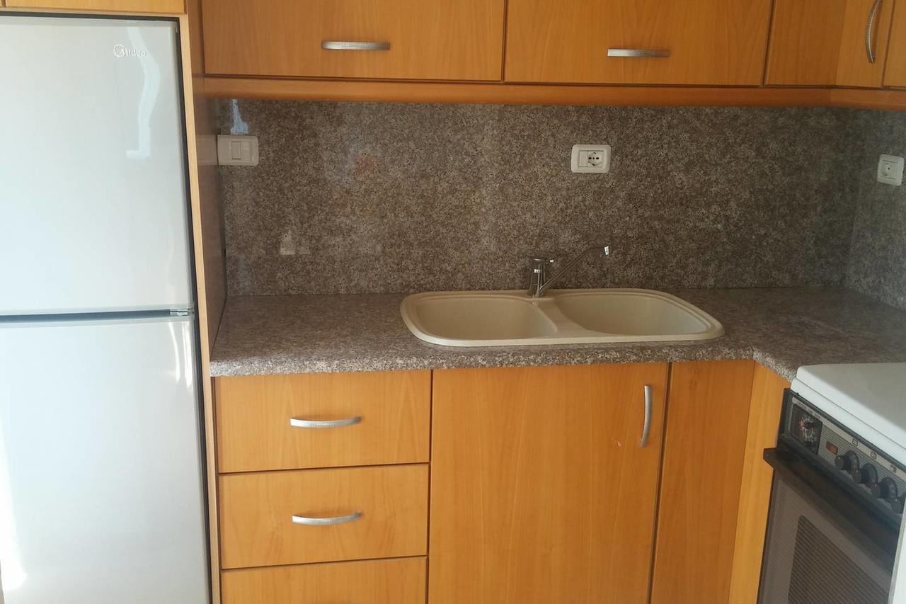 Central Apartment, Fully Equipped Himare Ngoại thất bức ảnh